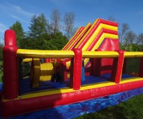 Большая горка с полосой препятствий / 7LX4,5WX4H / 5-12 лет 195.-