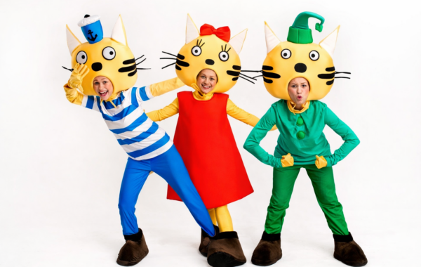 Три кота Карамелька, Компот, Коржик